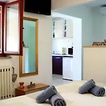 Md *